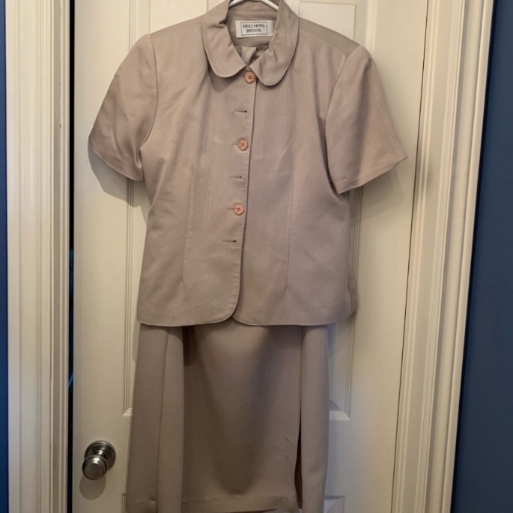Beechers Brook beige short sleeve blazer & long button up skirt - size 10